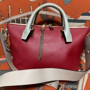 CHLOE ❤️🌟TWO-TONE GRAY & RED BAG W/ LONG STRAP ⭐️